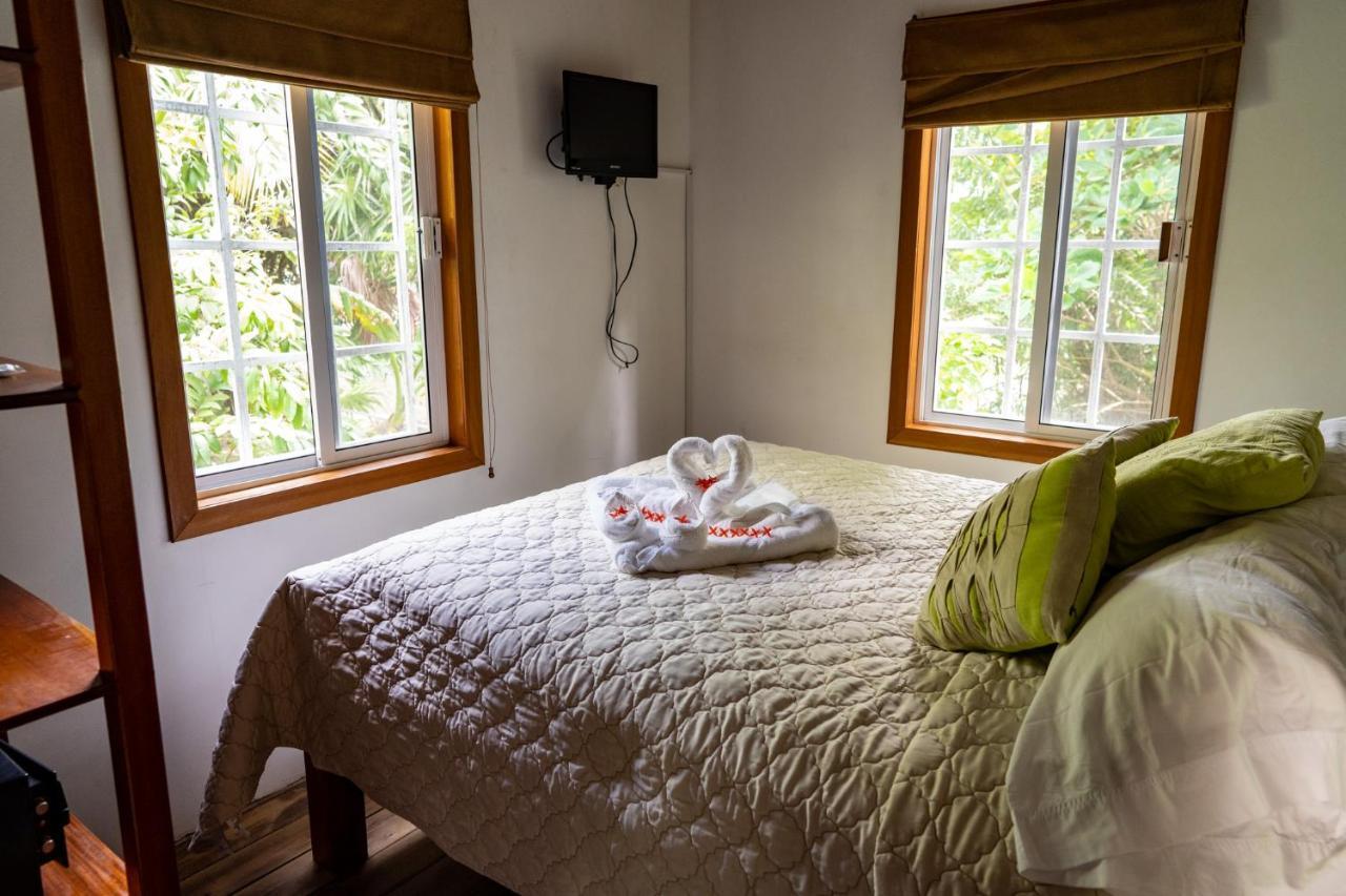Hummingbirds Cabins Caye Caulker Dış mekan fotoğraf